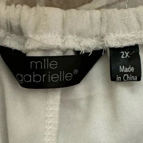 White Gauze Dress With Lace Accents by - Mlle Gabrielle - Picture 5 of 5